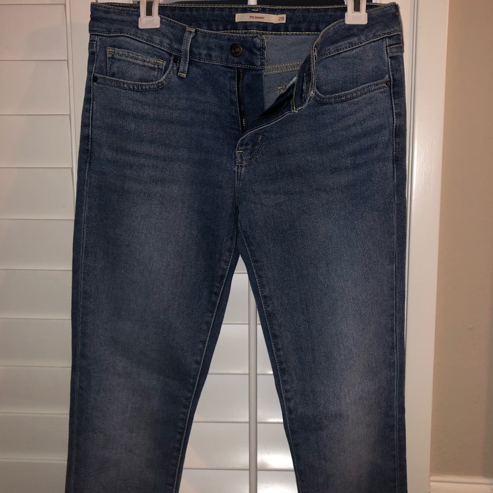 Levi’s light blue skinny jeans
